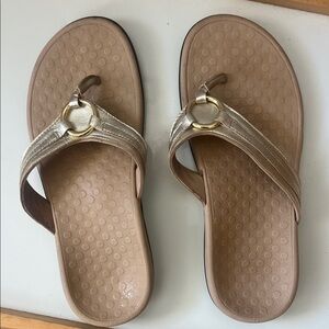 Elegant Gold Women's Sandals